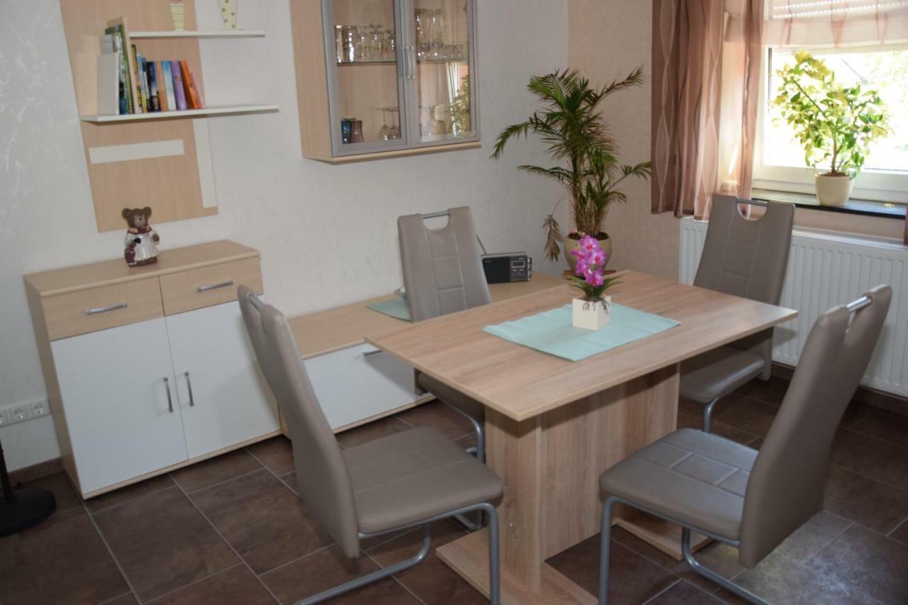 Moderne und sehr gemütliche Ferienwohnung Wattenbach Exterior foto